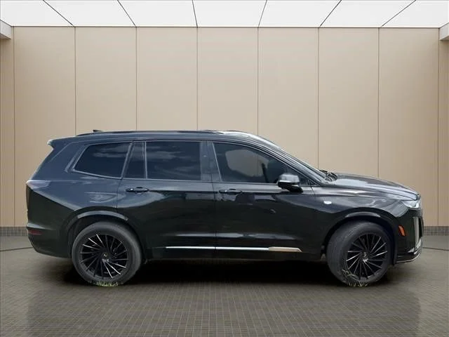 Used 2020 Black Cadillac Sport image 11