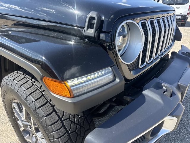 Used 2025 Black Jeep Sahara image 2