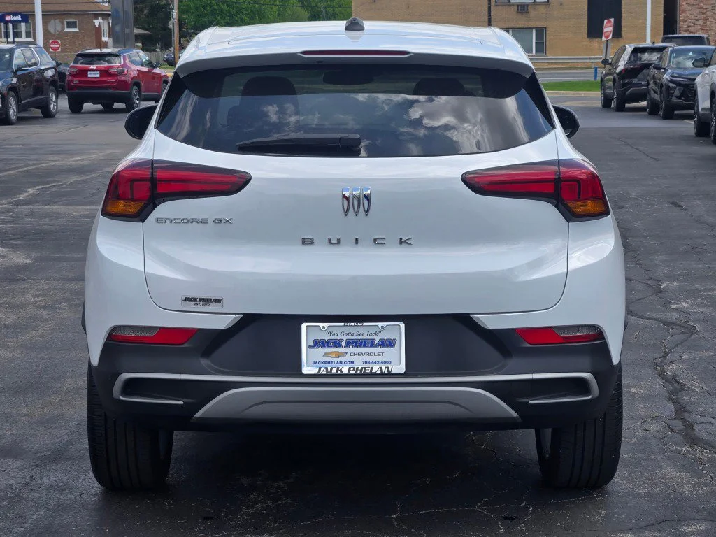 Used 2025 Summit White Buick Preferred image 12