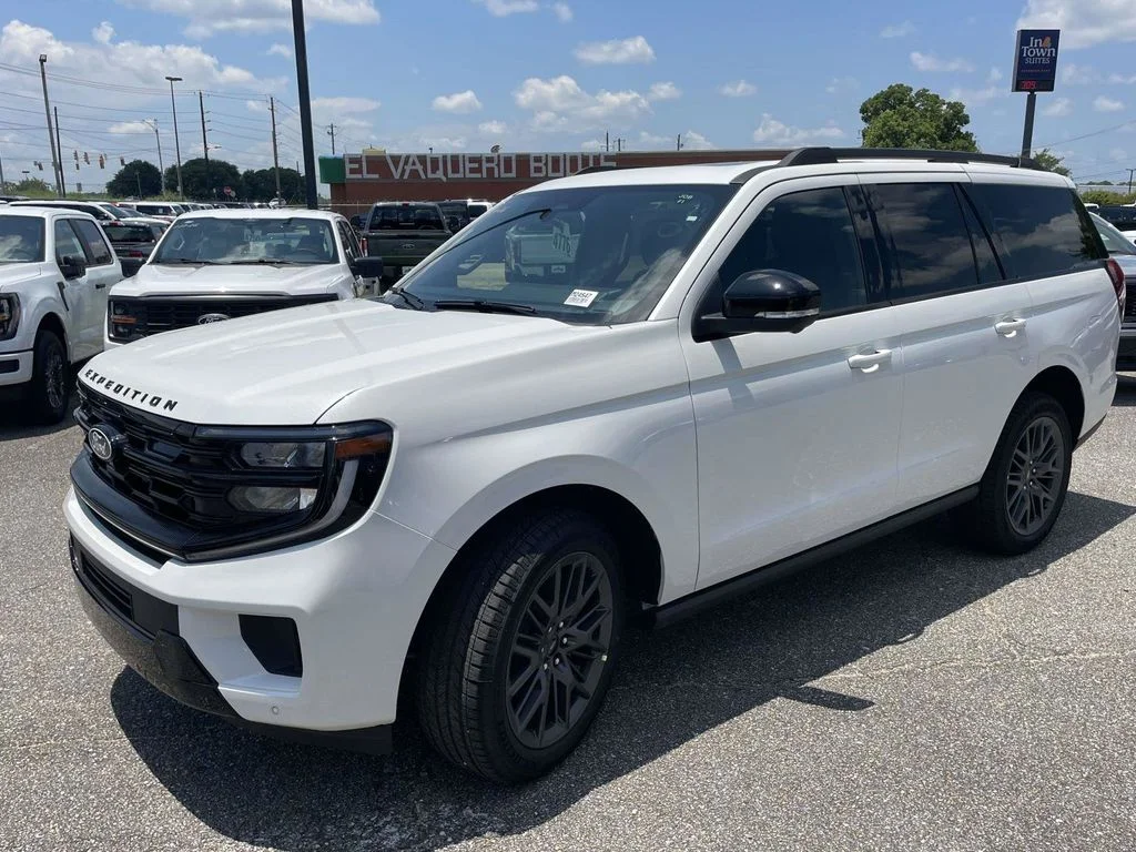New 2027 White Ford Platinum image 7