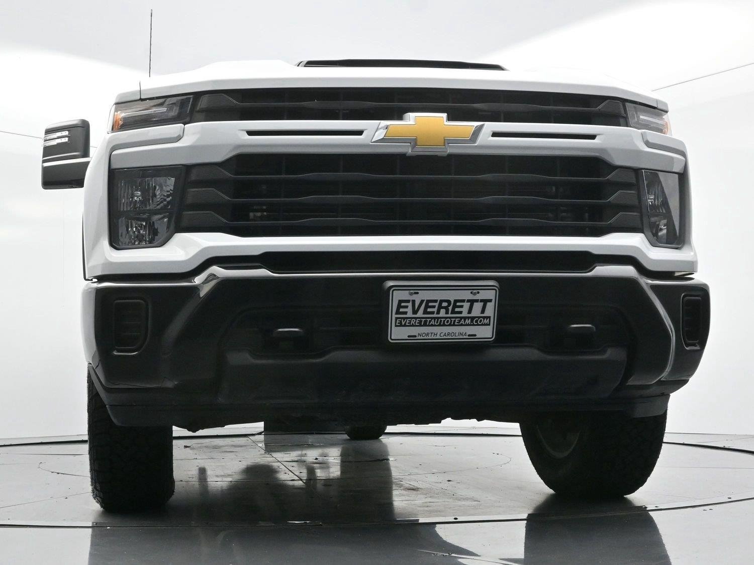 Used 2024 Summit White Chevrolet Custom image 42