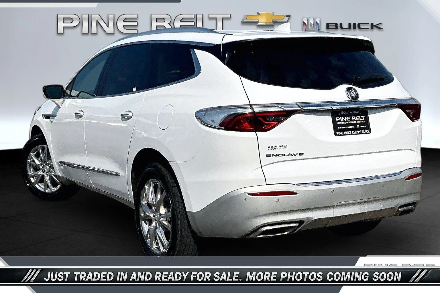 Used 2022 Summit White Buick Premium image 2