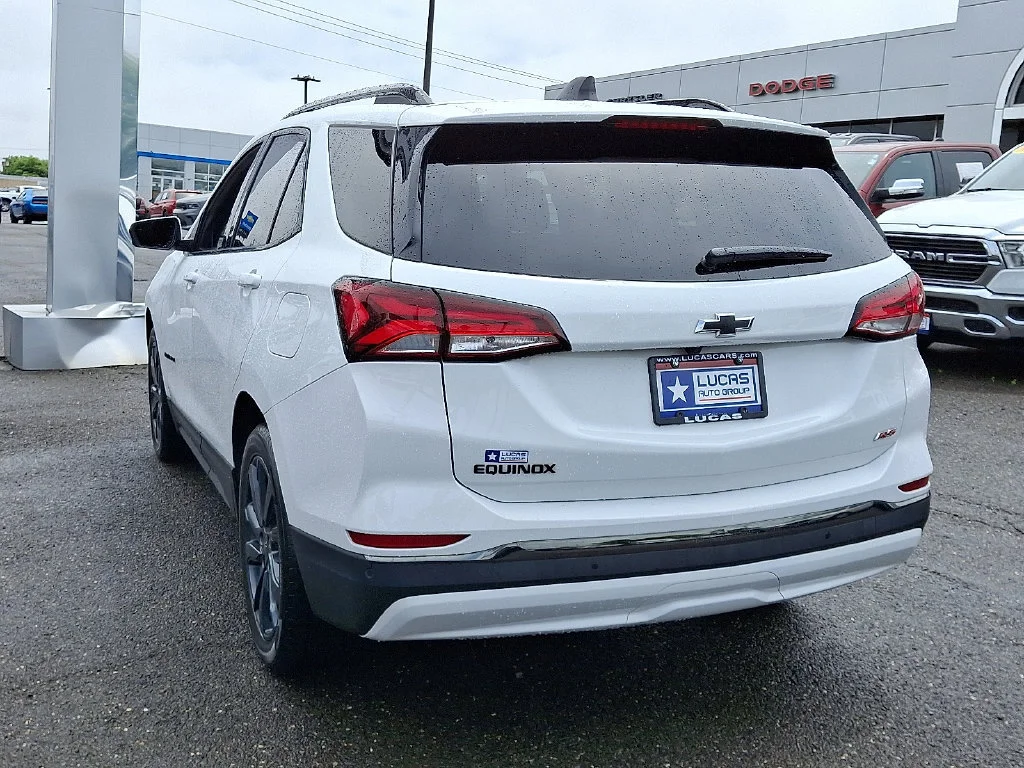 Certified Used 2022 Summit White Chevrolet RS image 9