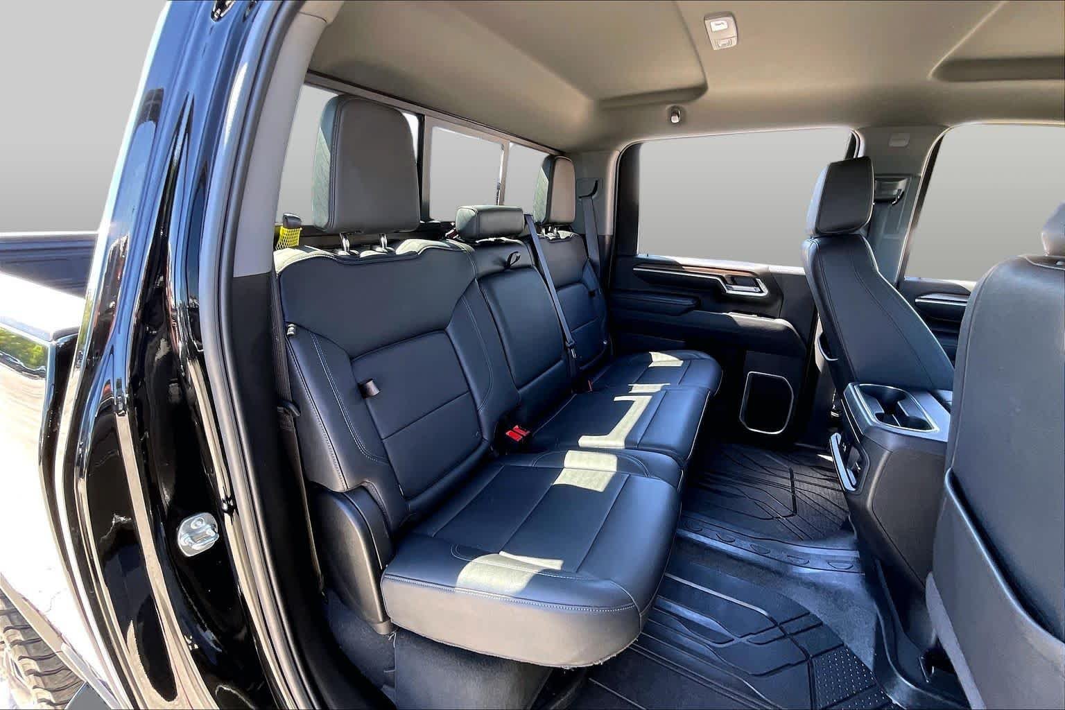 Used 2025 Black Chevrolet LT image 19