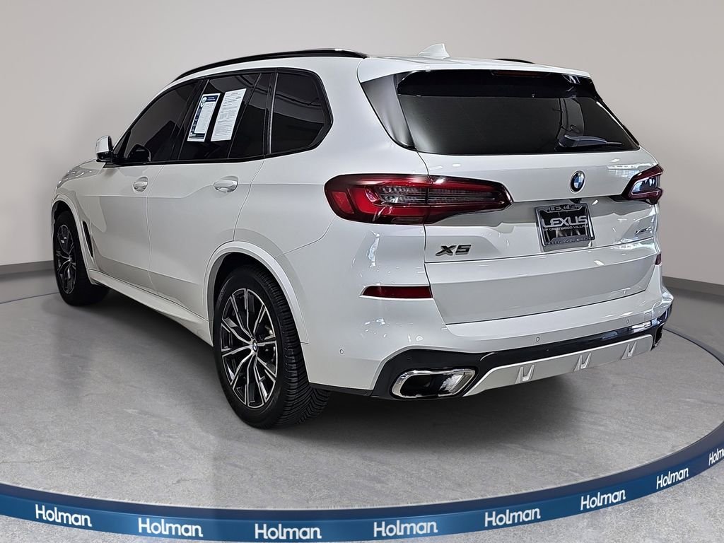 Used 2022 White BMW xDrive40i image 8