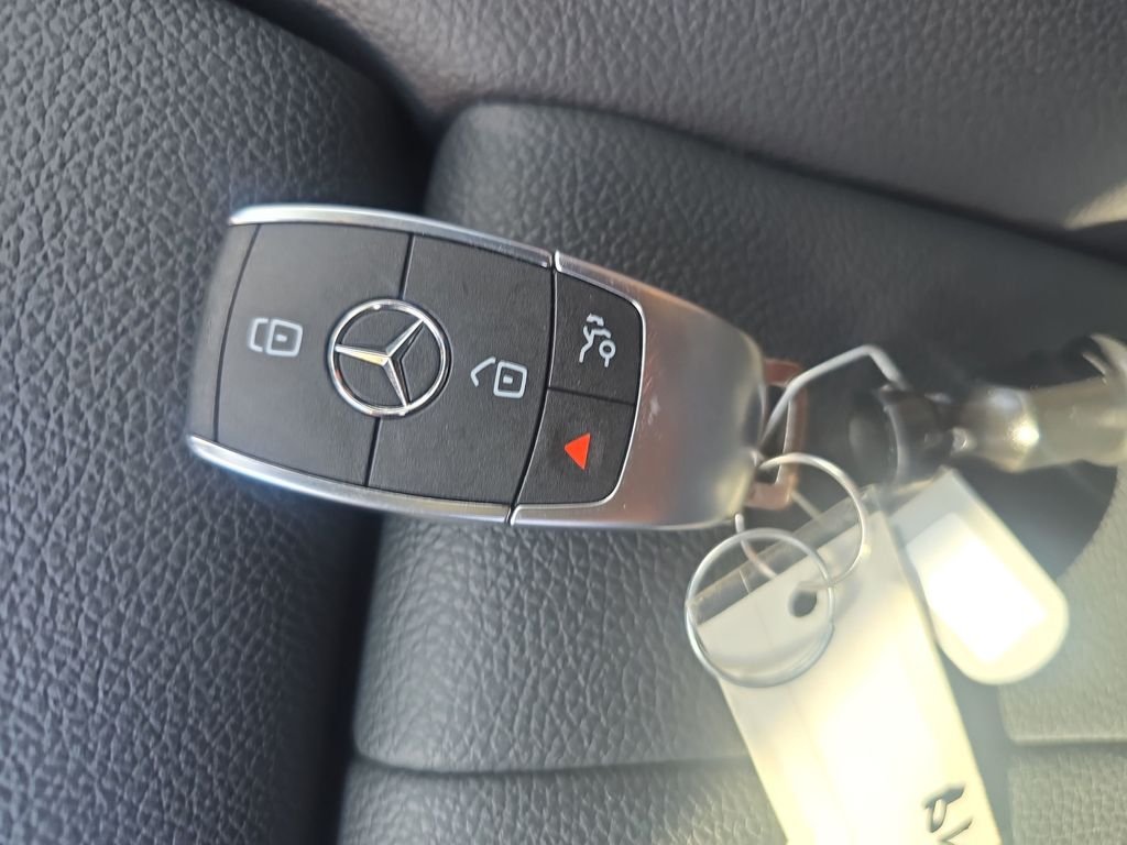 Used 2026 Silver Mercedes-Benz GLA 250 image 28