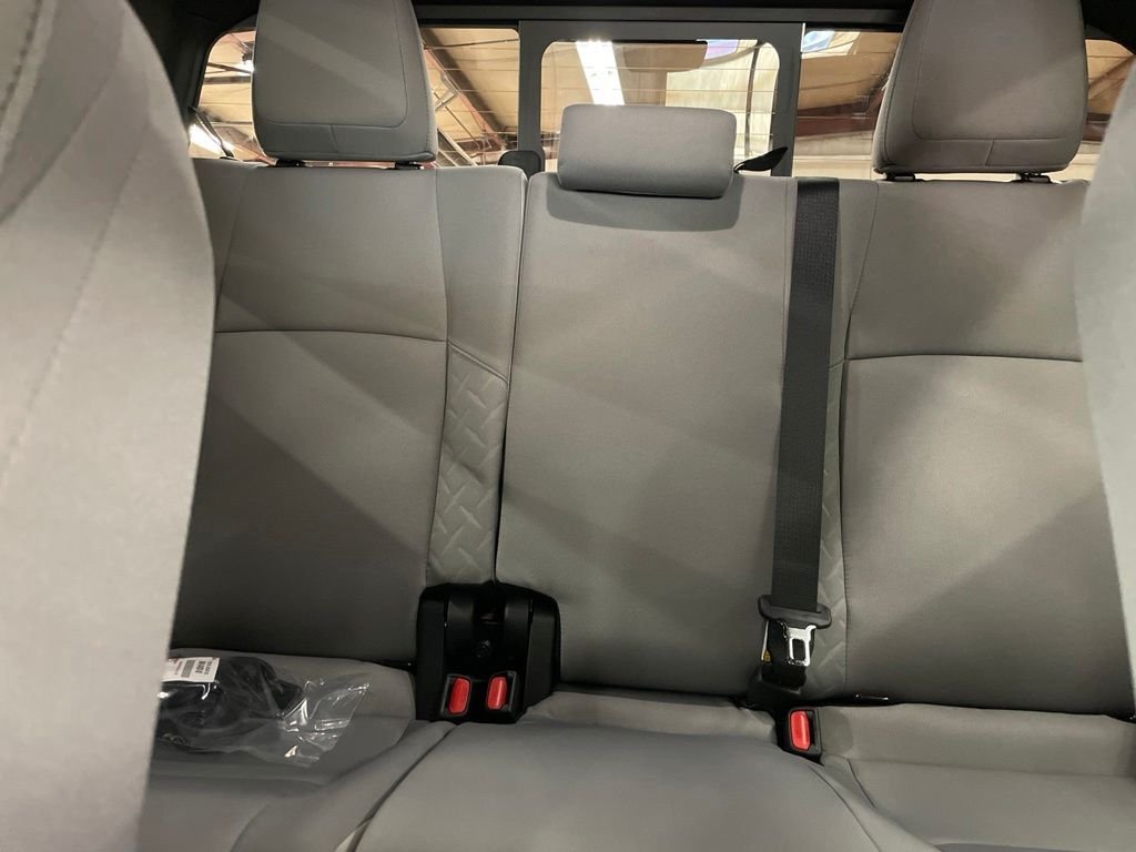 2026 Toyota Tacoma SR5 - Photo 22