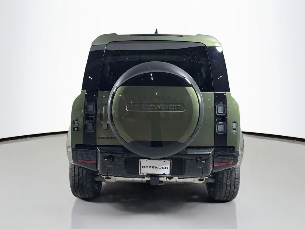 New 2026 Woolstone Green Land Rover X-Dynamic SE image 6
