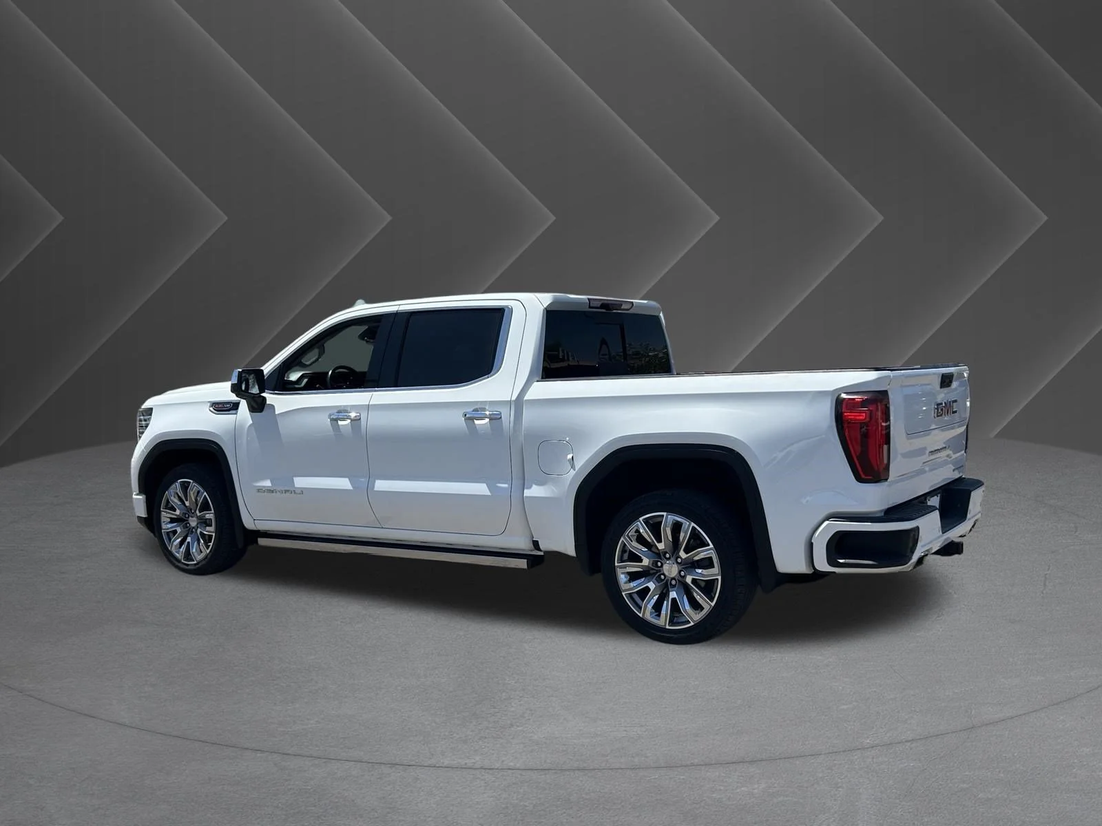 Used 2023 Summit White GMC Denali image 3