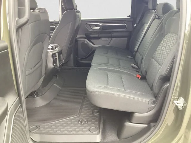 New 2026 Tank Ram BIG HORN CREW CAB 4X4 5