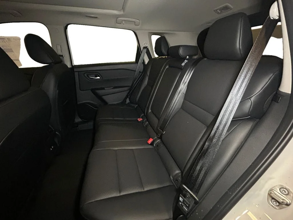 New 2026 Everest White Pearl Tricoat Nissan Dark Armor image 13