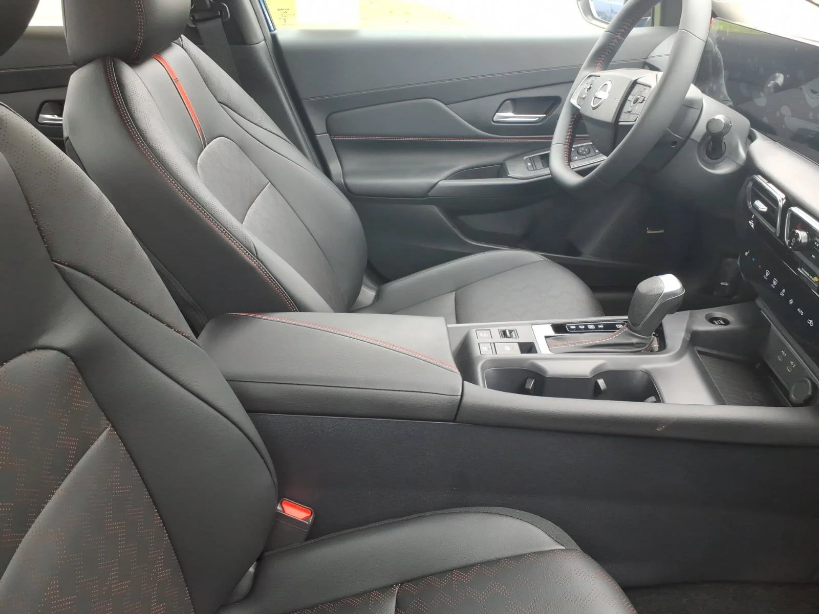 New 2026 Bluestone Pearl / Super Black Two-tone Nissan SR image 8