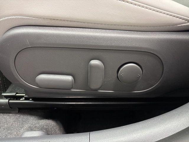 New 2026 Black Hyundai SEL Premium AWD image 9