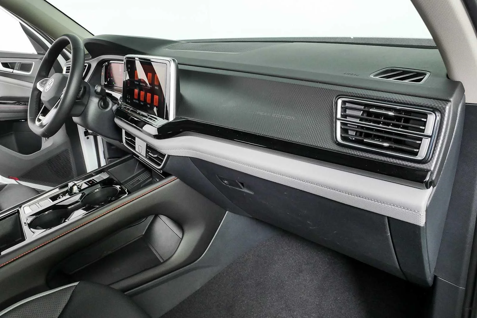 New 2026 Opal White Pearl Volkswagen 2.0T Peak Edition image 23