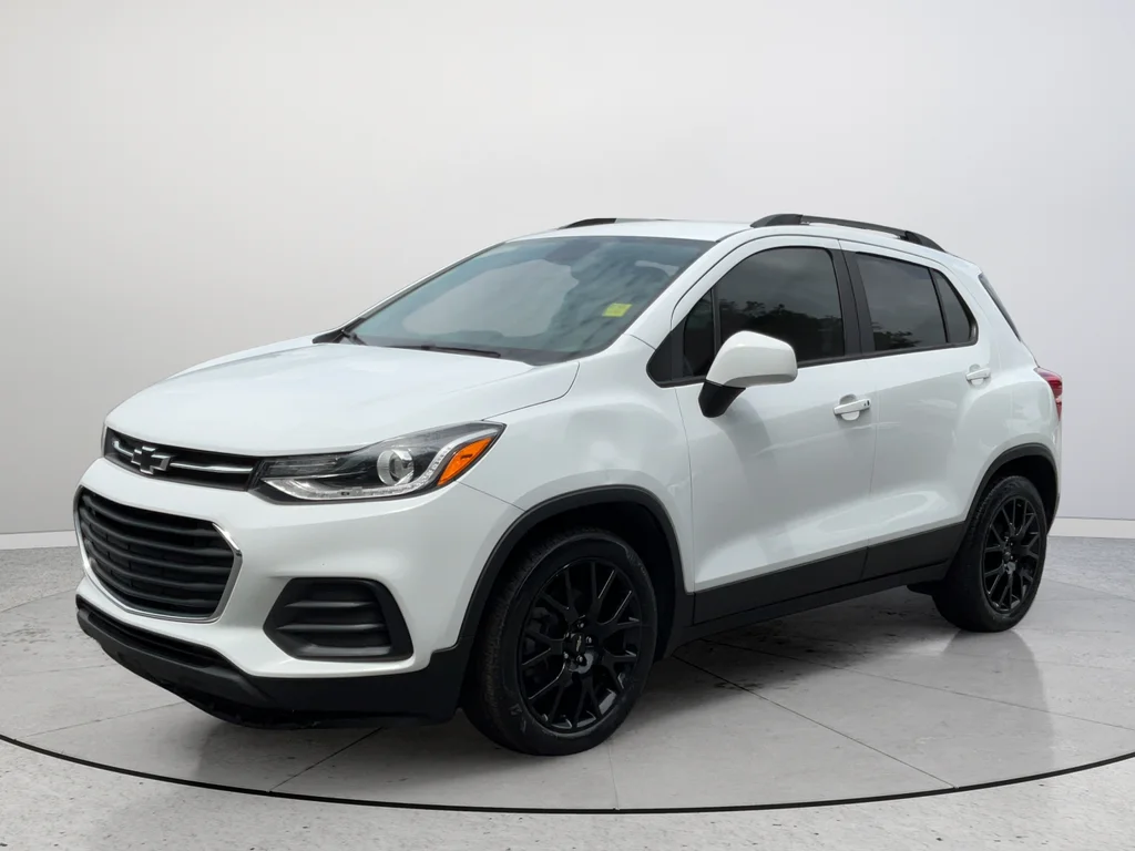 Used 2022 White Chevrolet LT image 5