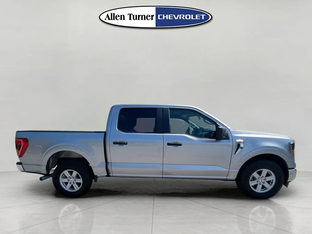 Used 2023 Silver Ford XLT image 3