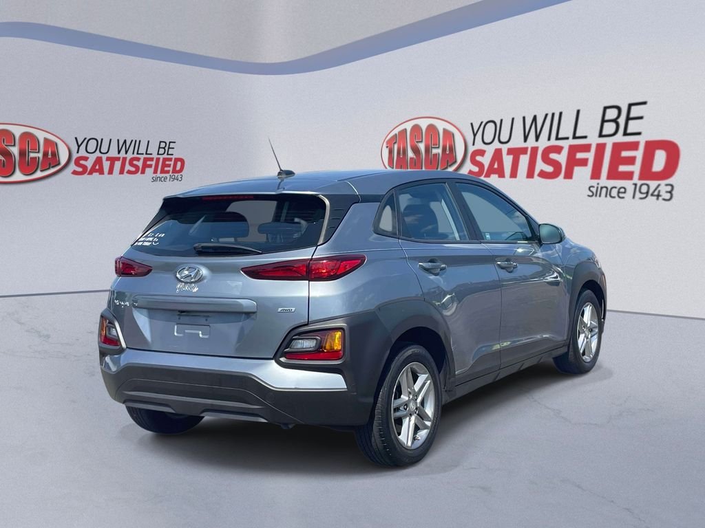 Used 2020 Silver Hyundai SE image 6