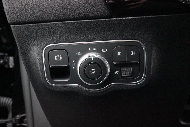 Used 2022 Black Mercedes-Benz GLA 250 image 18