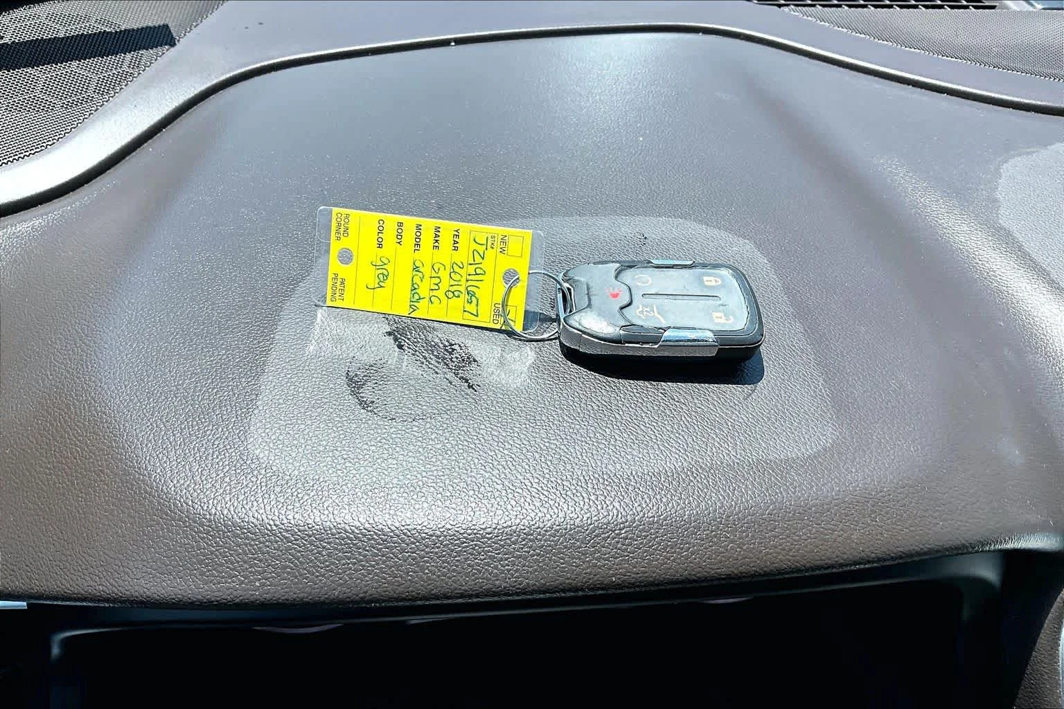 Used 2018 Iridium Metallic GMC SLT image 14