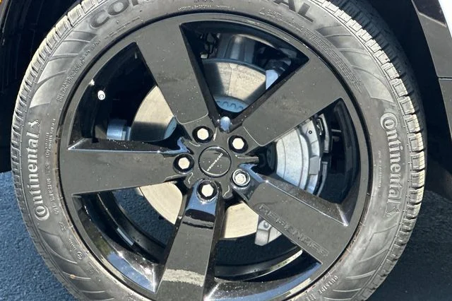 New 2026 Fuji White Land Rover X-Dynamic SE image 24