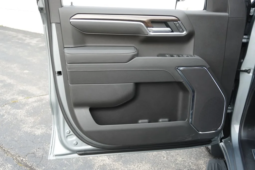 New 2026 Sterling Gray Metallic Chevrolet LT image 23