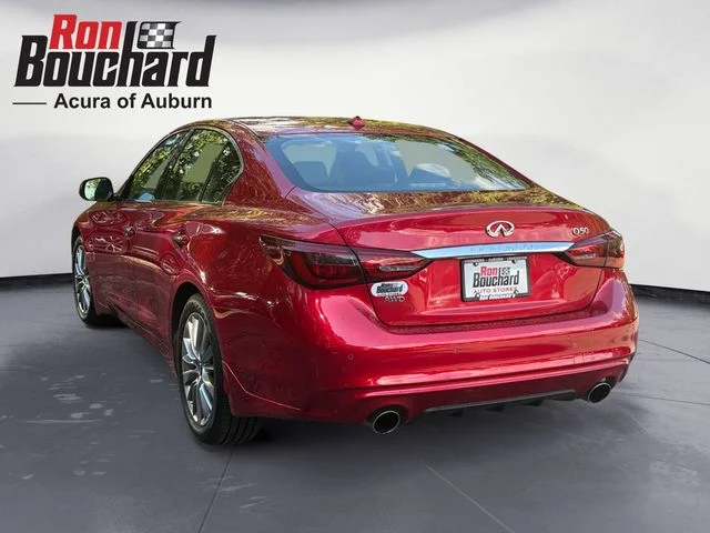 Used 2023 Red INFINITI LUXE image 4