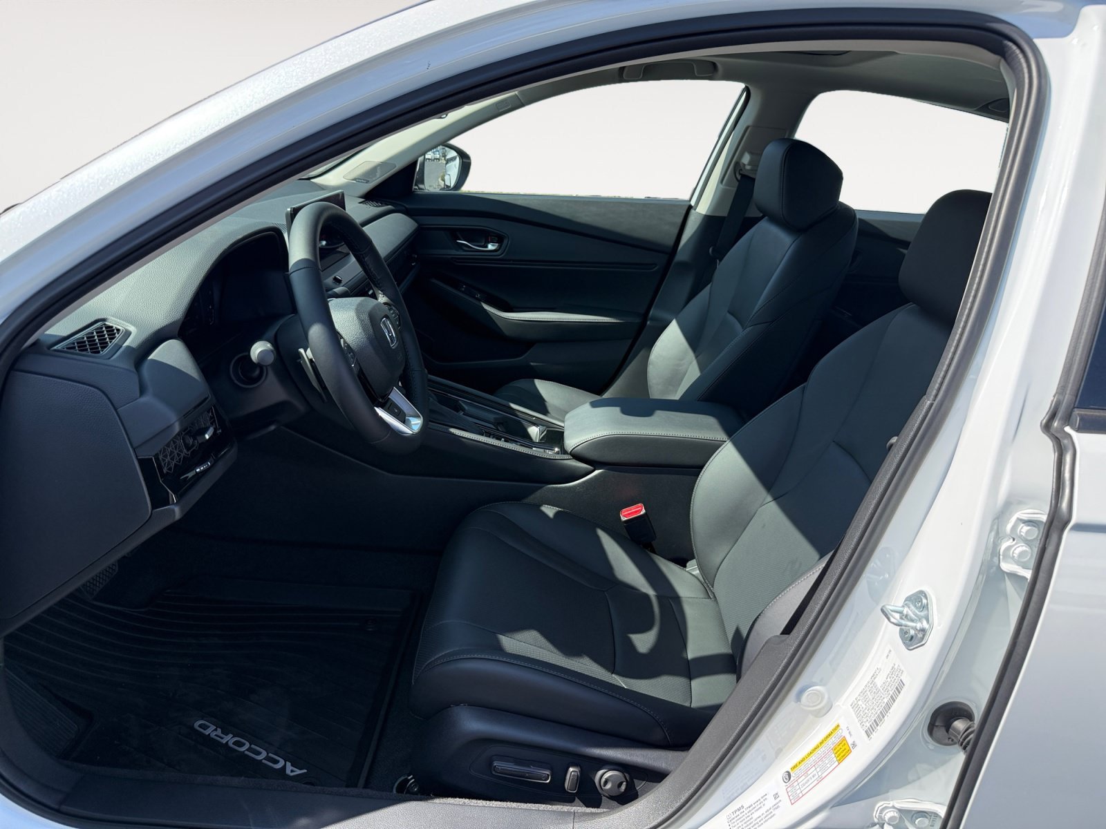 New 2026 Platinum White Pearl Honda Touring image 10