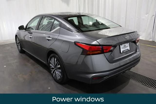 Used 2024 Gun Metallic Nissan 2.5 SV image 5