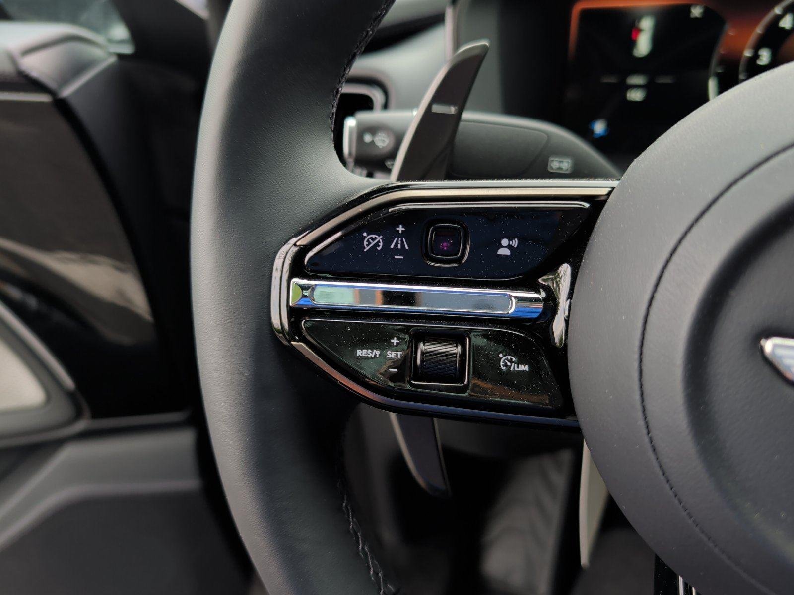 2025 Aston Martin DBX 707 - Photo 19