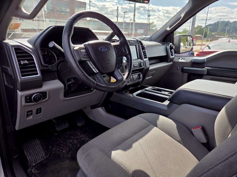 Used 2016 Silver Ford XLT image 9