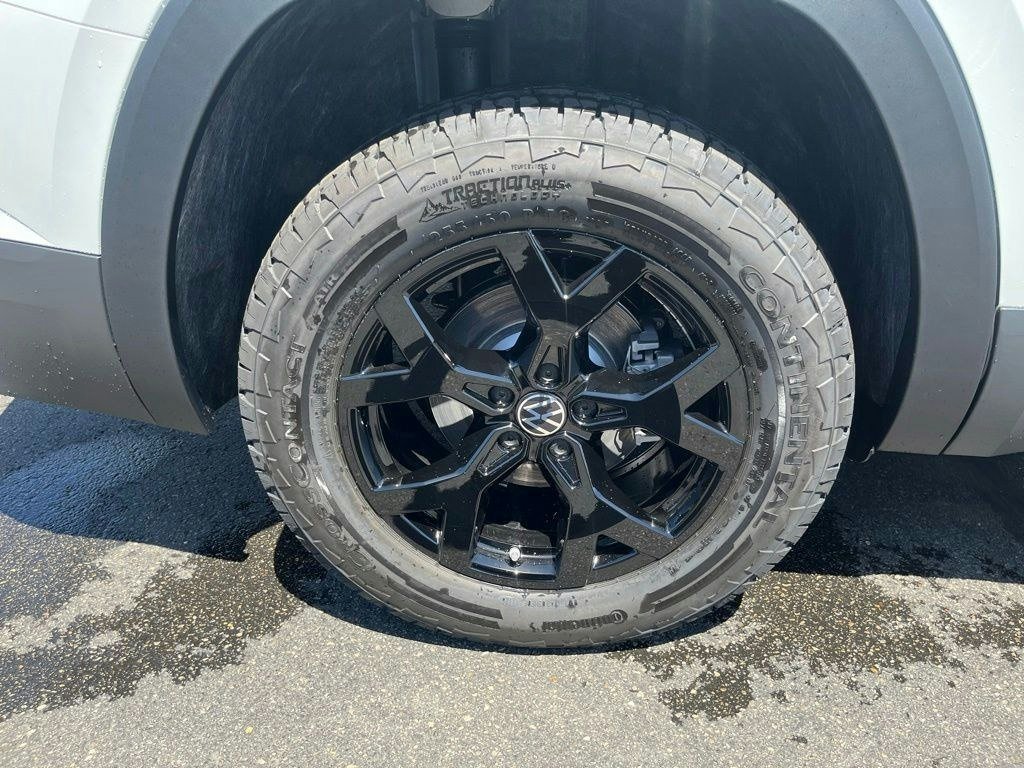 New 2026 Blue Volkswagen SE w/Technology image 27