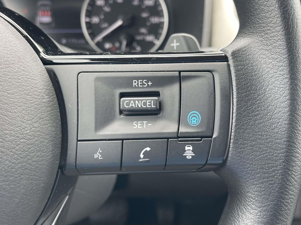 Used 2024 Silver Ford XLT image 51
