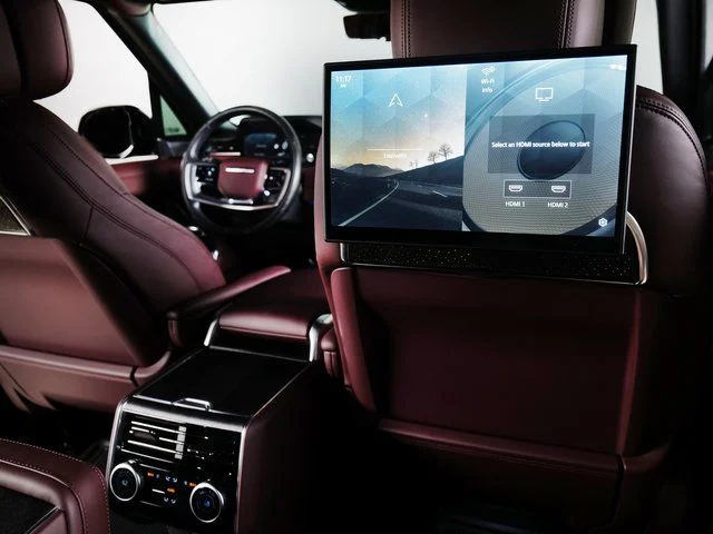 Used 2025 Hakuba Silver Metallic Land Rover Autobiography image 23