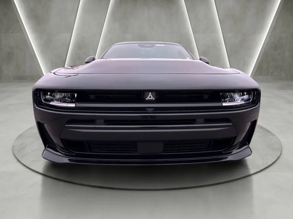 New 2026 Diamond Black Crystal Pearlcoat Dodge R/T image 8