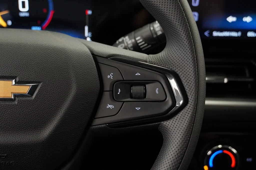 New 2026 Mosaic Black Metallic Chevrolet LT image 20