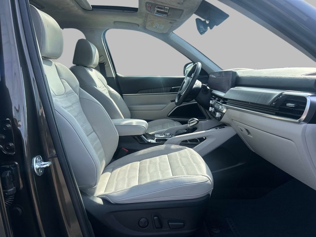 Used 2024 Green Kia SX-Prestige image 19