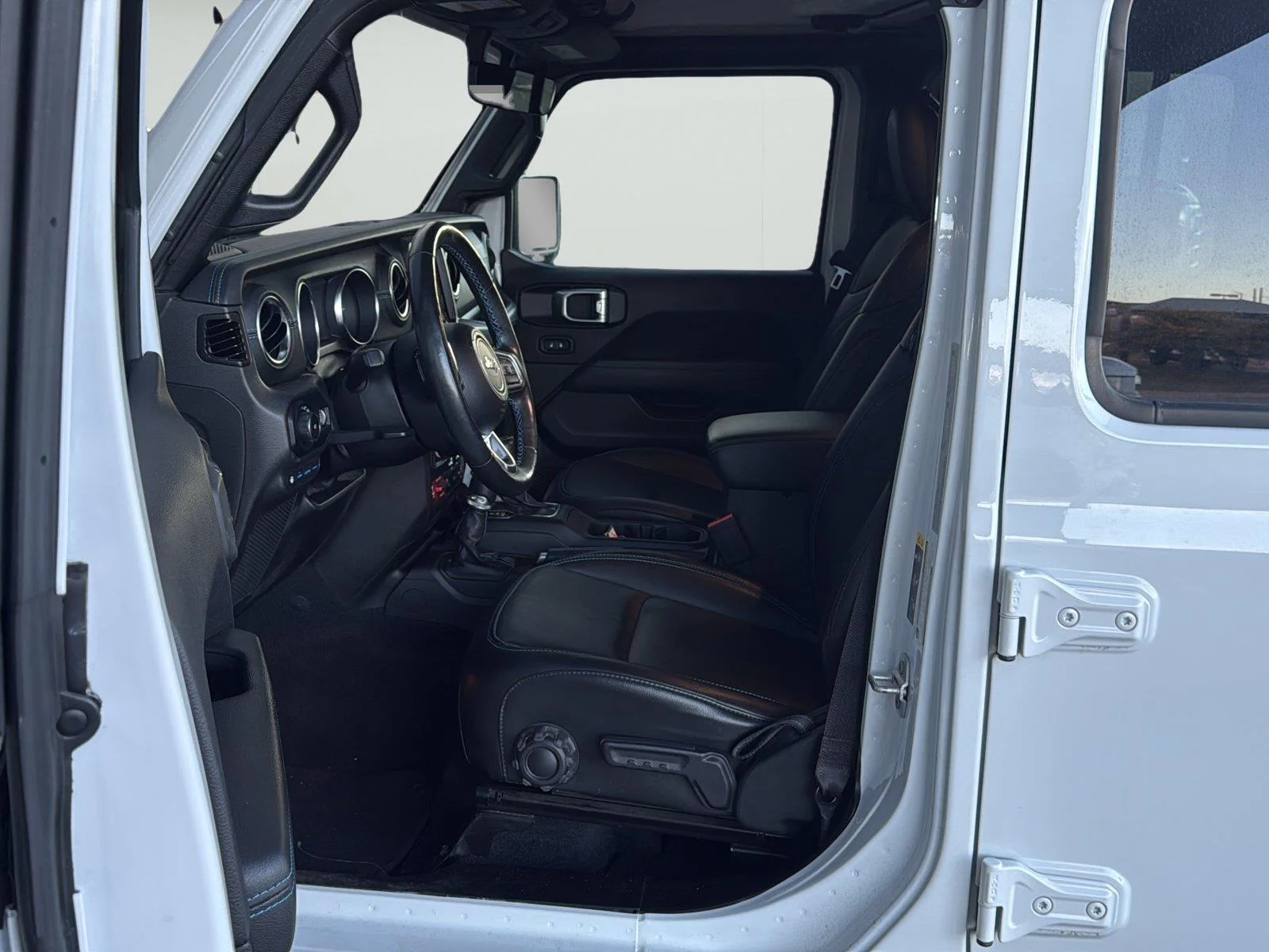 Used 2023 Bright White Clearcoat Jeep Rubicon image 12