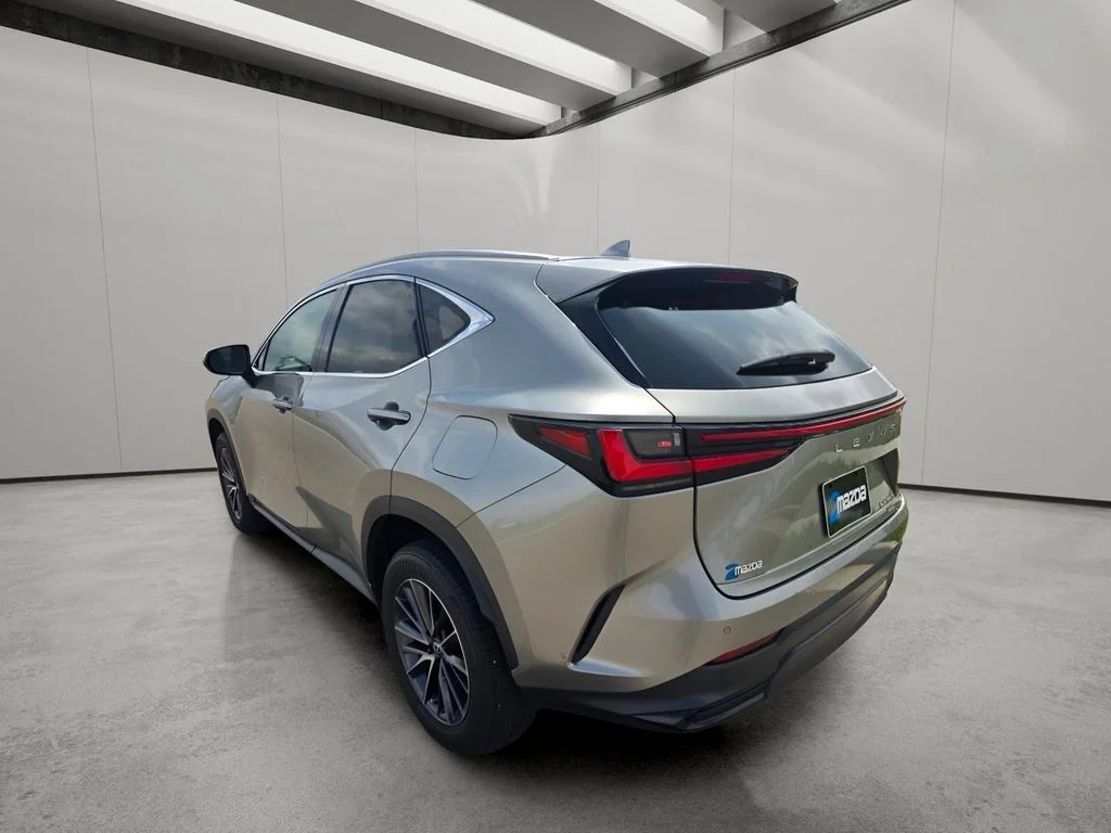 Used 2022 Atomic Silver Lexus Premium image 3