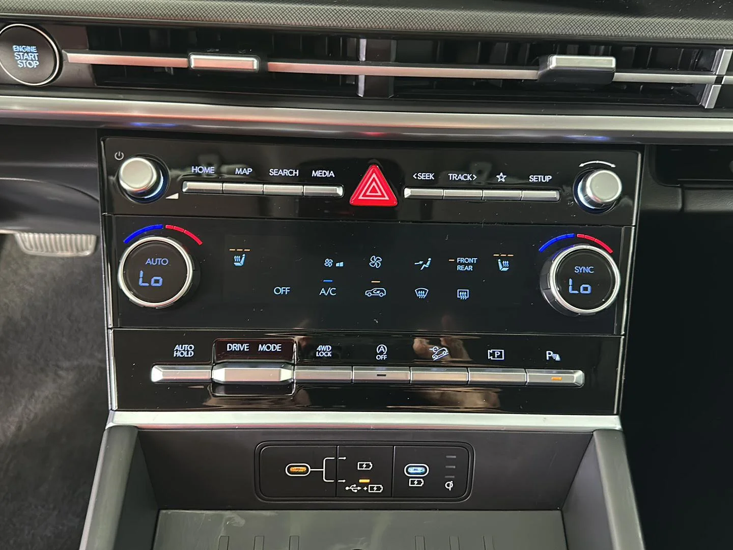 Used 2025 Serenity White Hyundai SEL image 19