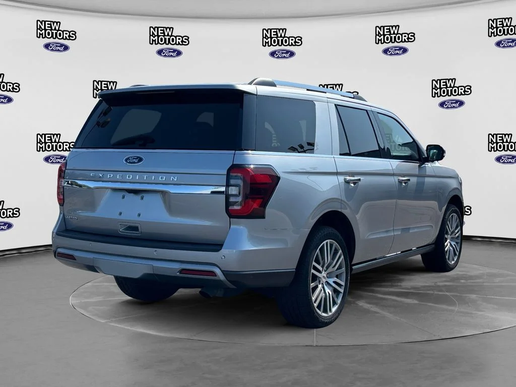 Used 2022 Silver Metallic Ford Limited image 5