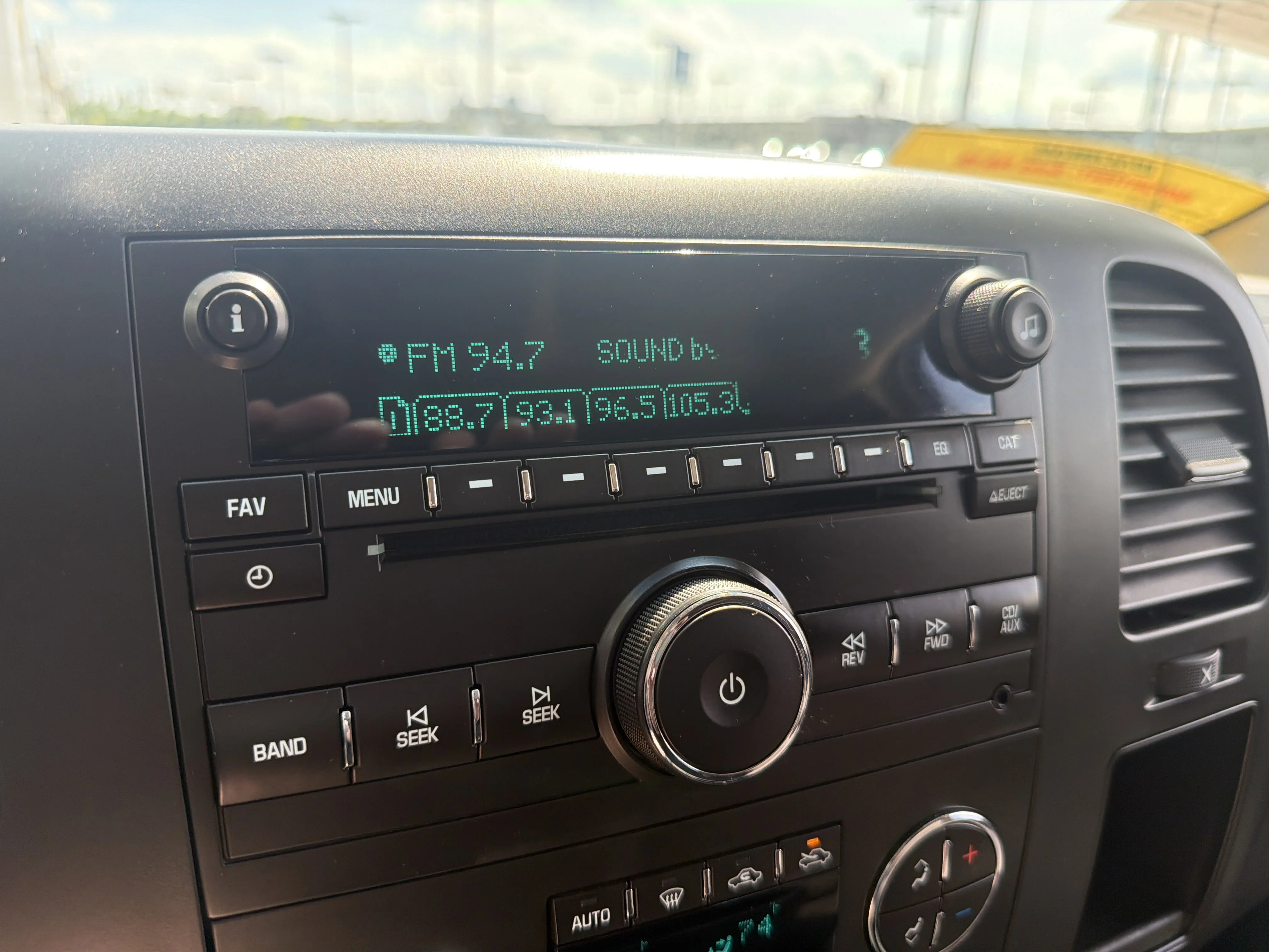 Used 2012 Summit White GMC SLE image 34