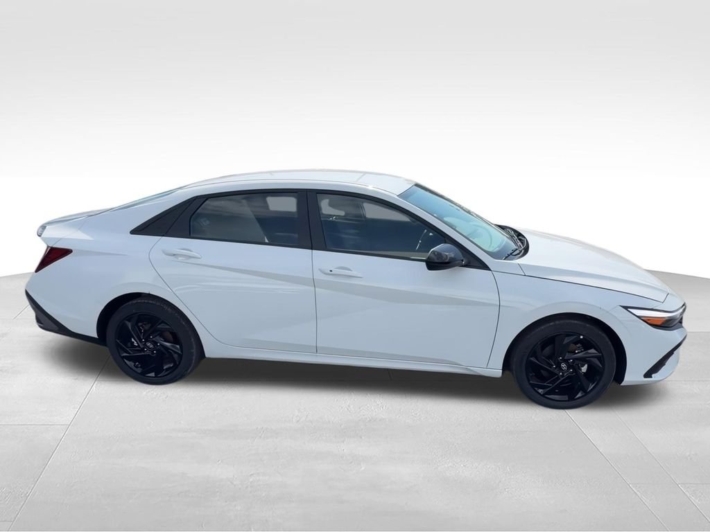 New 2026 White Hyundai SEL Sport image 9