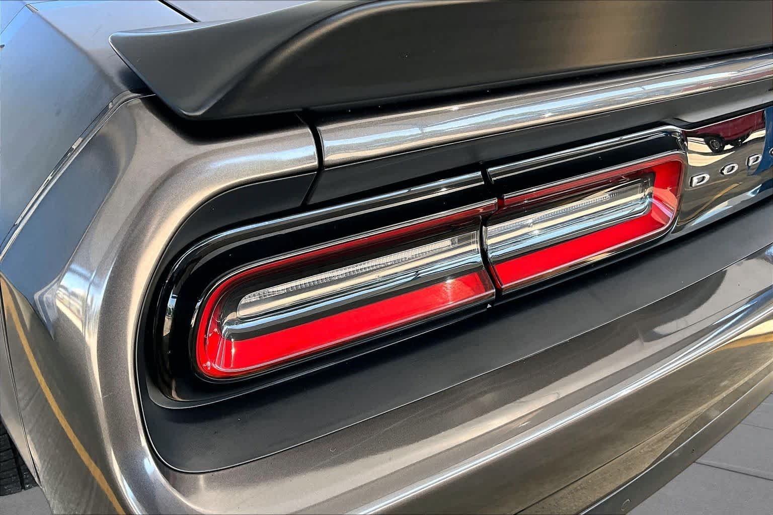 Used 2016 Granite Pearlcoat Dodge R/T Scat Pack image 29
