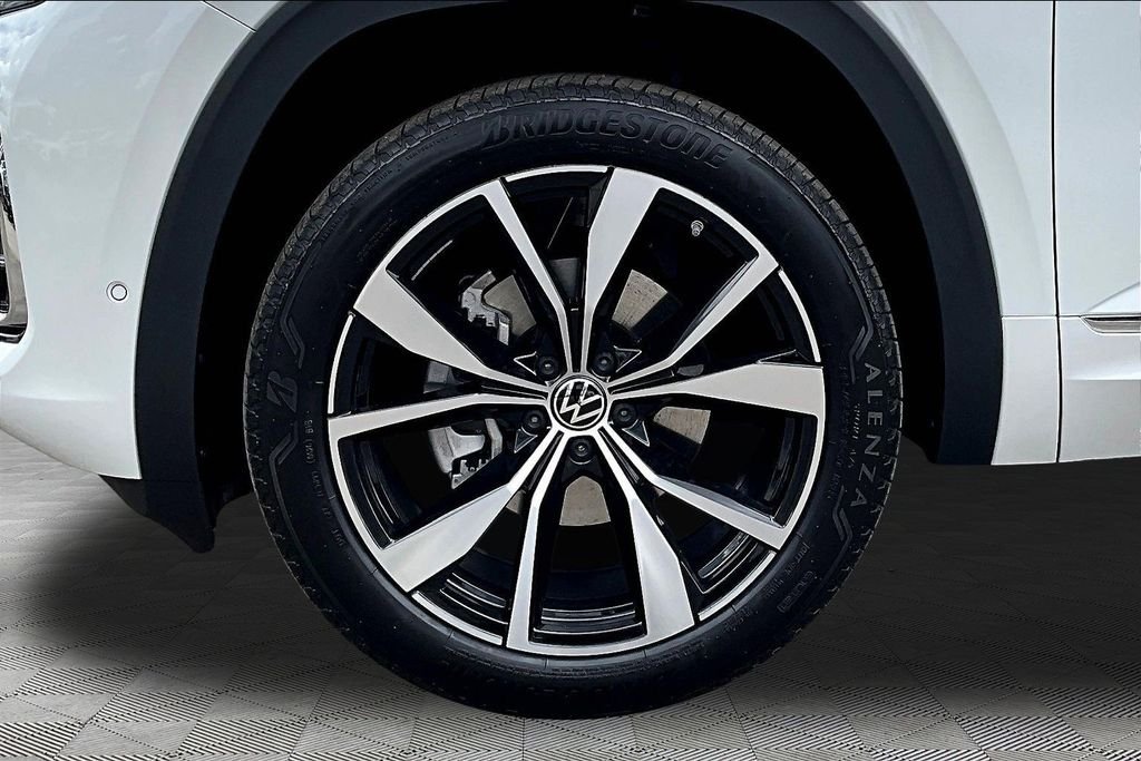New 2026 White Volkswagen 2.0T SEL Premium R-Line image 33