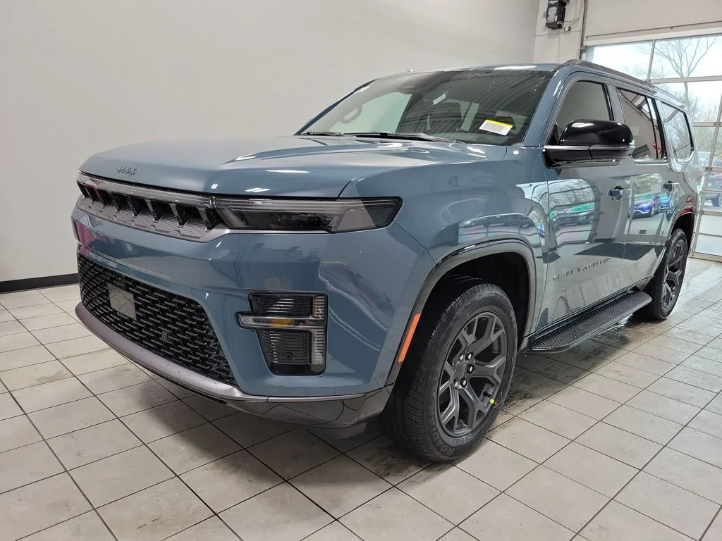New 2026 Steel Blue Exterior Paint Jeep Limited Altitude image 2