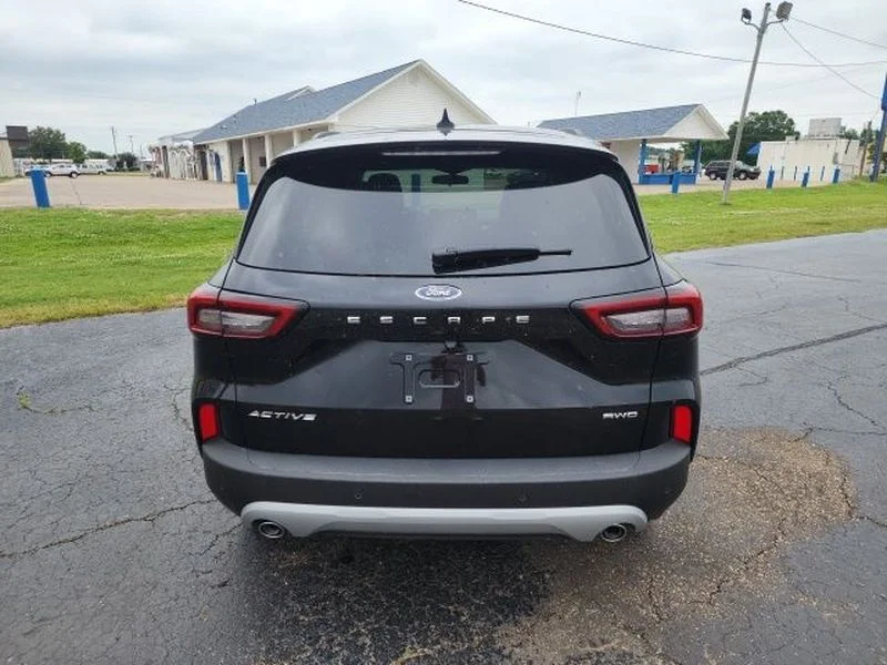 Used 2024 Agate Black Metallic Ford Active™ image 7