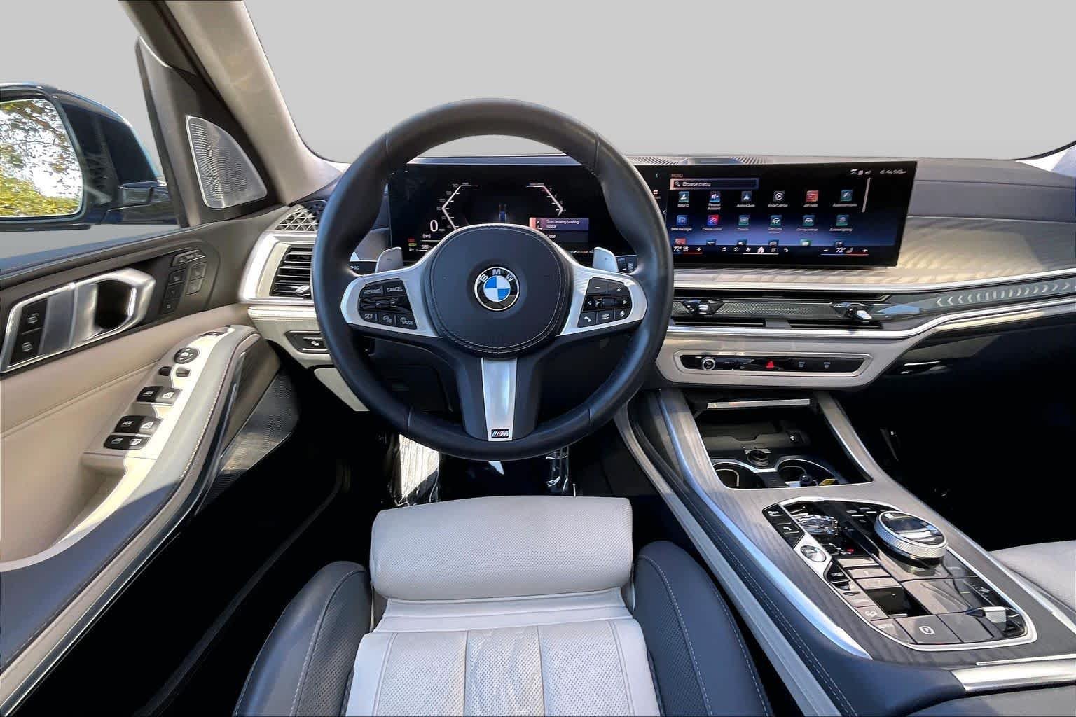 Used 2026 Santorini Blue BMW xDrive40i image 5