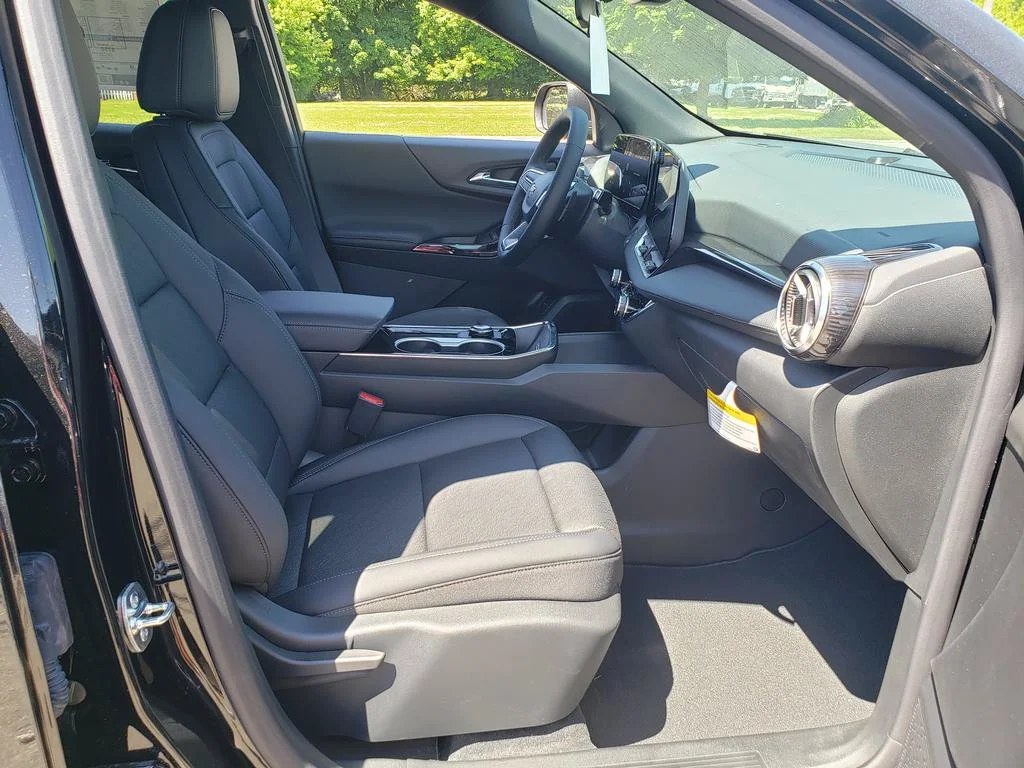 Used 2026 Black Chevrolet LT image 23