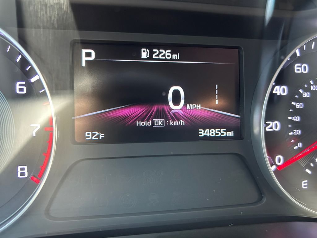 Used 2023 Red Kia LXS image 10