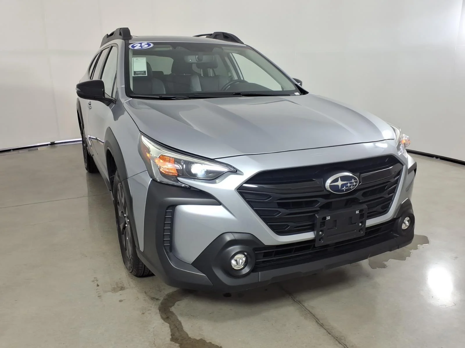 Certified Used 2025 Ice Silver Metallic Subaru Onyx Edition image 19